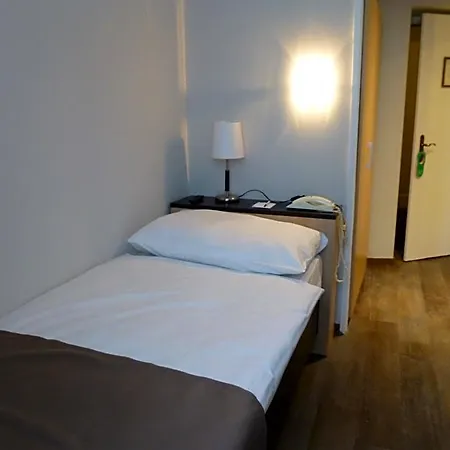 Des Alpes Szálloda